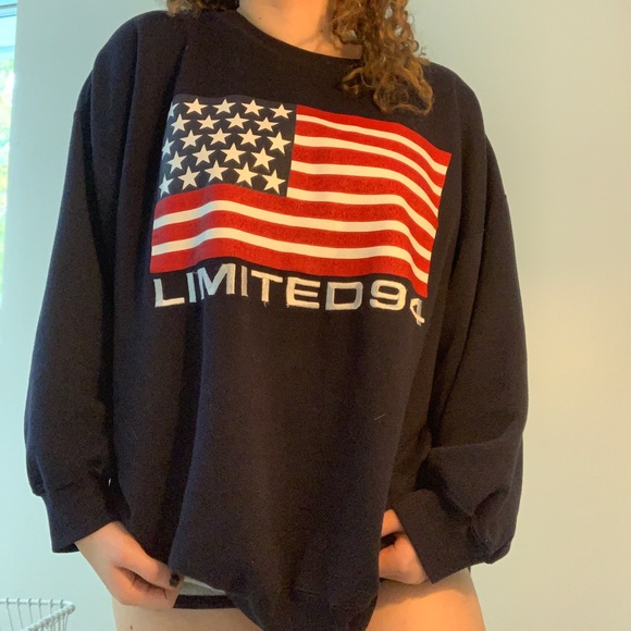 ADORABLE Oversized Sweater! - Picture 1 of 5